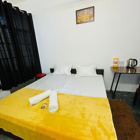 Shree Balaji Homestay Ayodhya Bagian luar foto