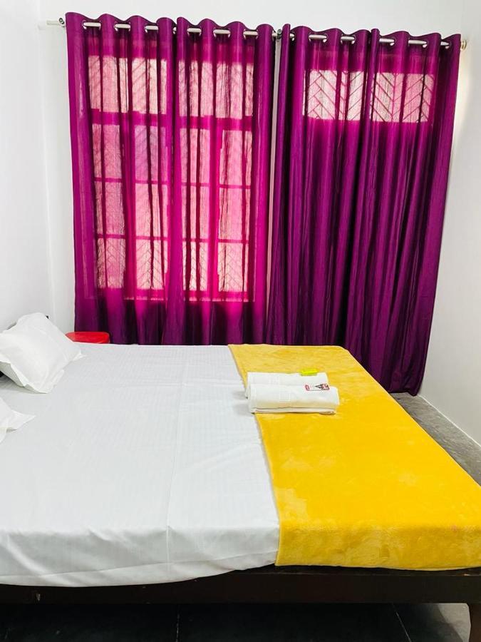 Shree Balaji Homestay Ayodhya Bagian luar foto