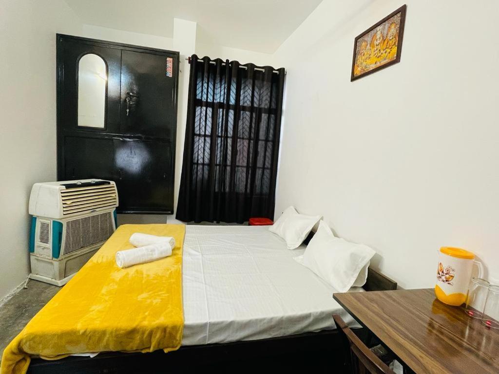 Shree Balaji Homestay Ayodhya Bagian luar foto