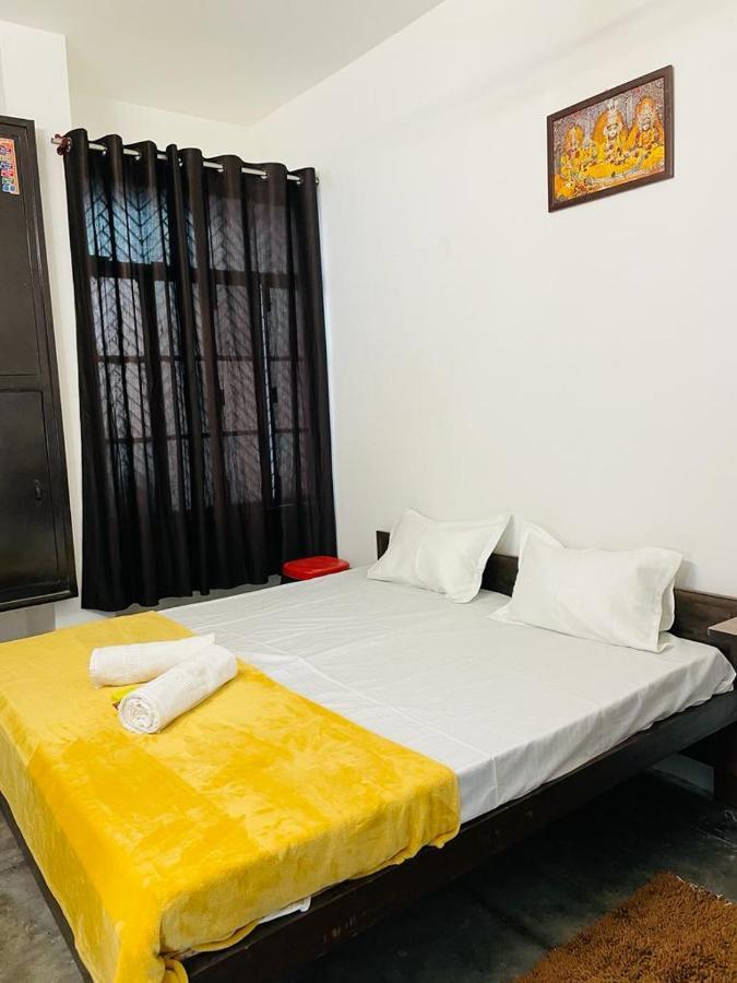 Shree Balaji Homestay Ayodhya Bagian luar foto