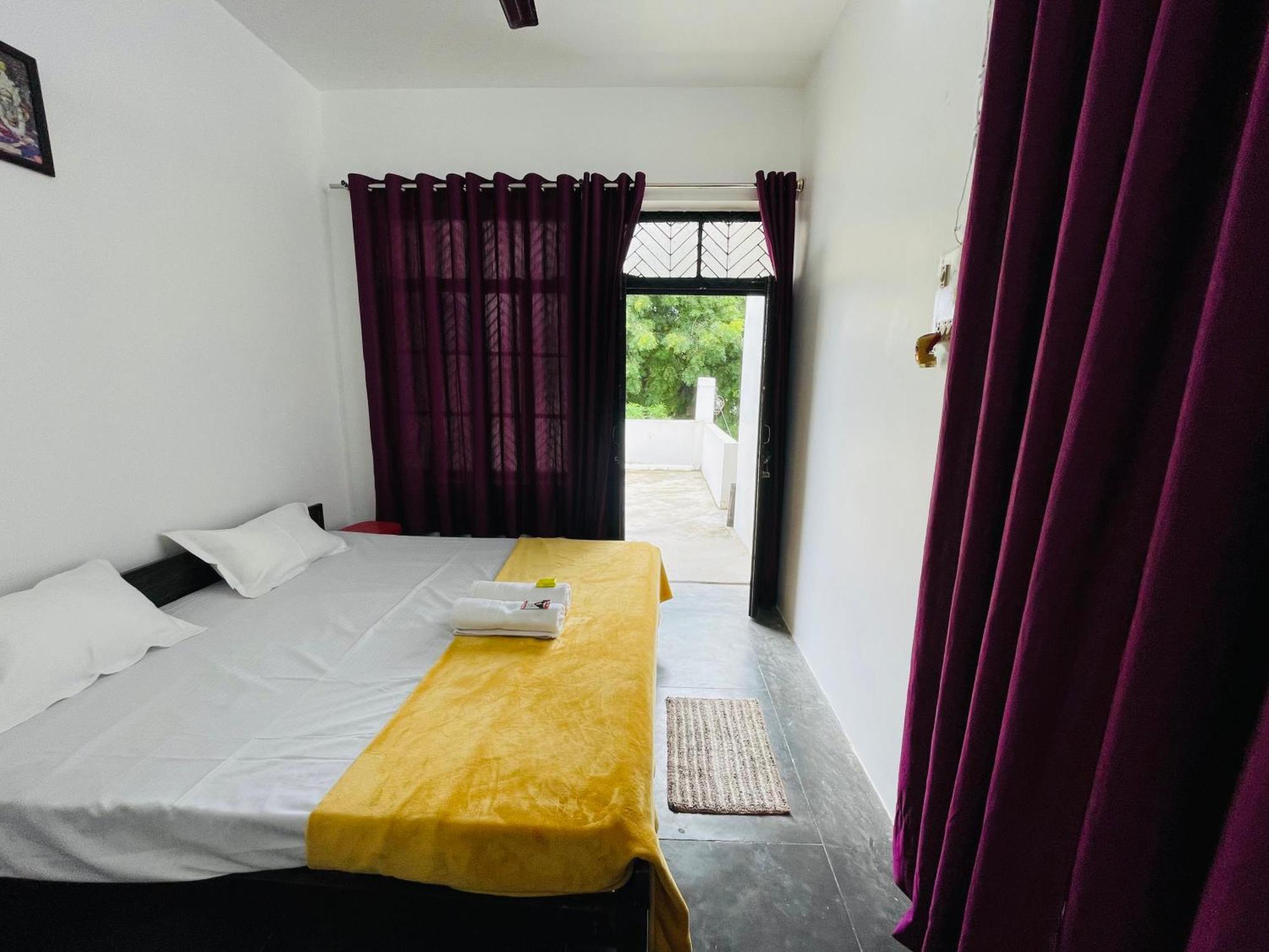 Shree Balaji Homestay Ayodhya Bagian luar foto