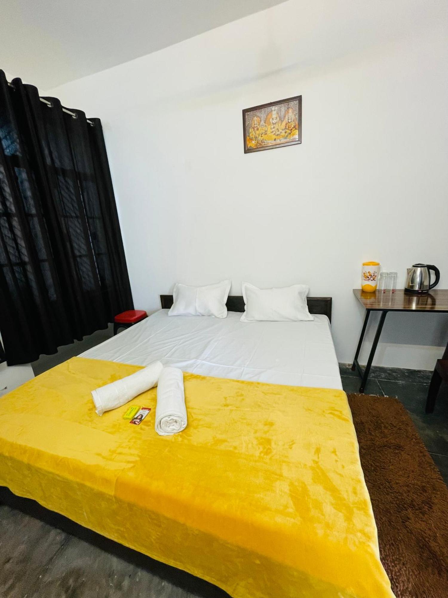 Shree Balaji Homestay Ayodhya Bagian luar foto